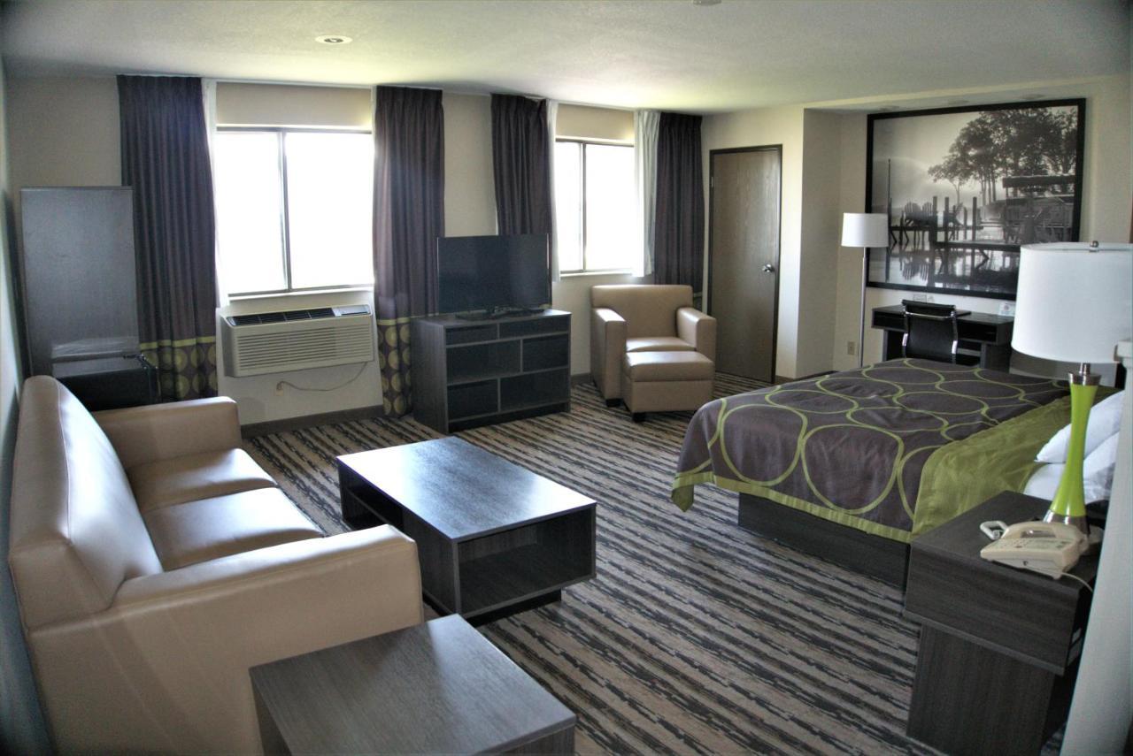 Super 8 By Wyndham Spirit Lake/Okoboji Ngoại thất bức ảnh