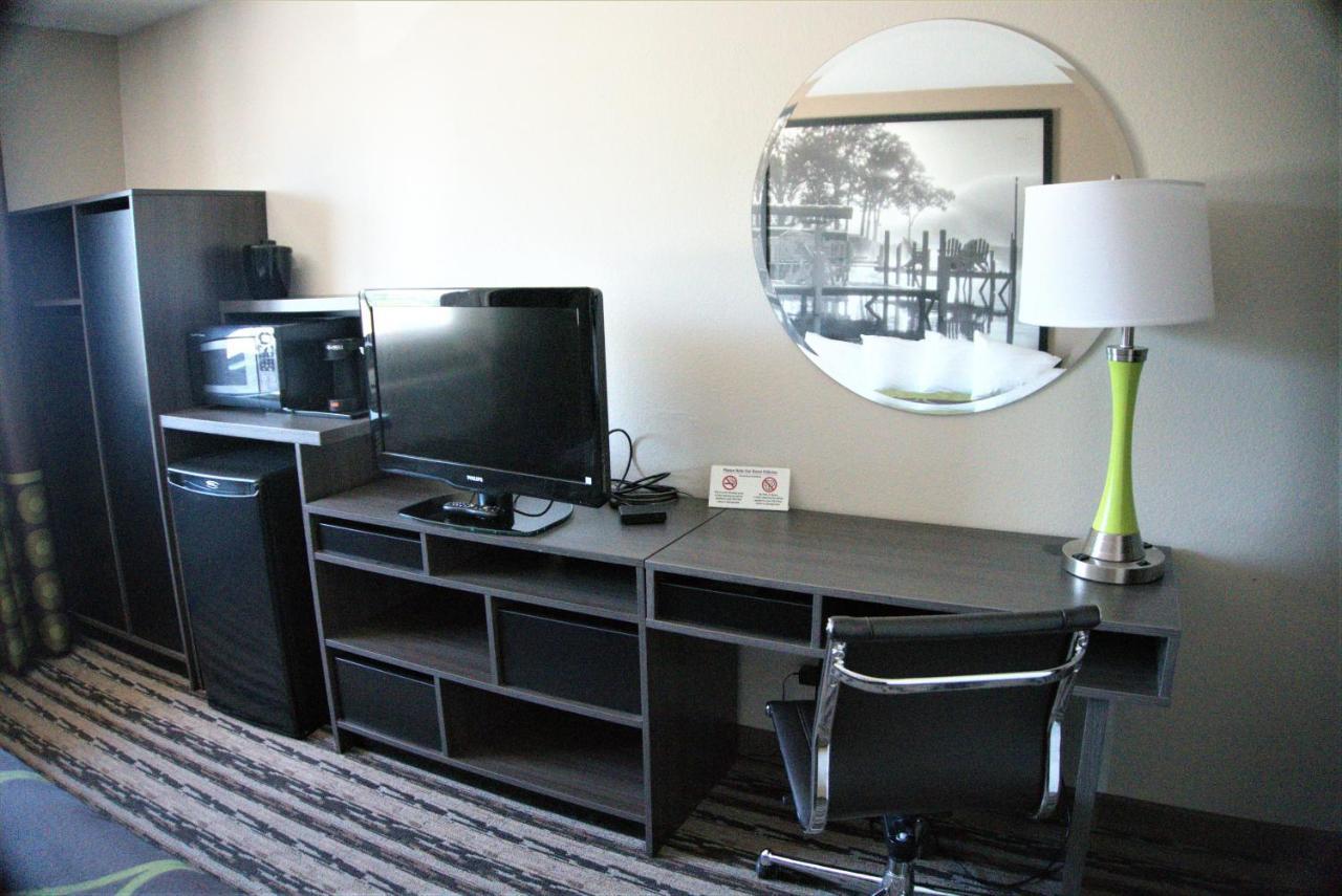 Super 8 By Wyndham Spirit Lake/Okoboji Ngoại thất bức ảnh