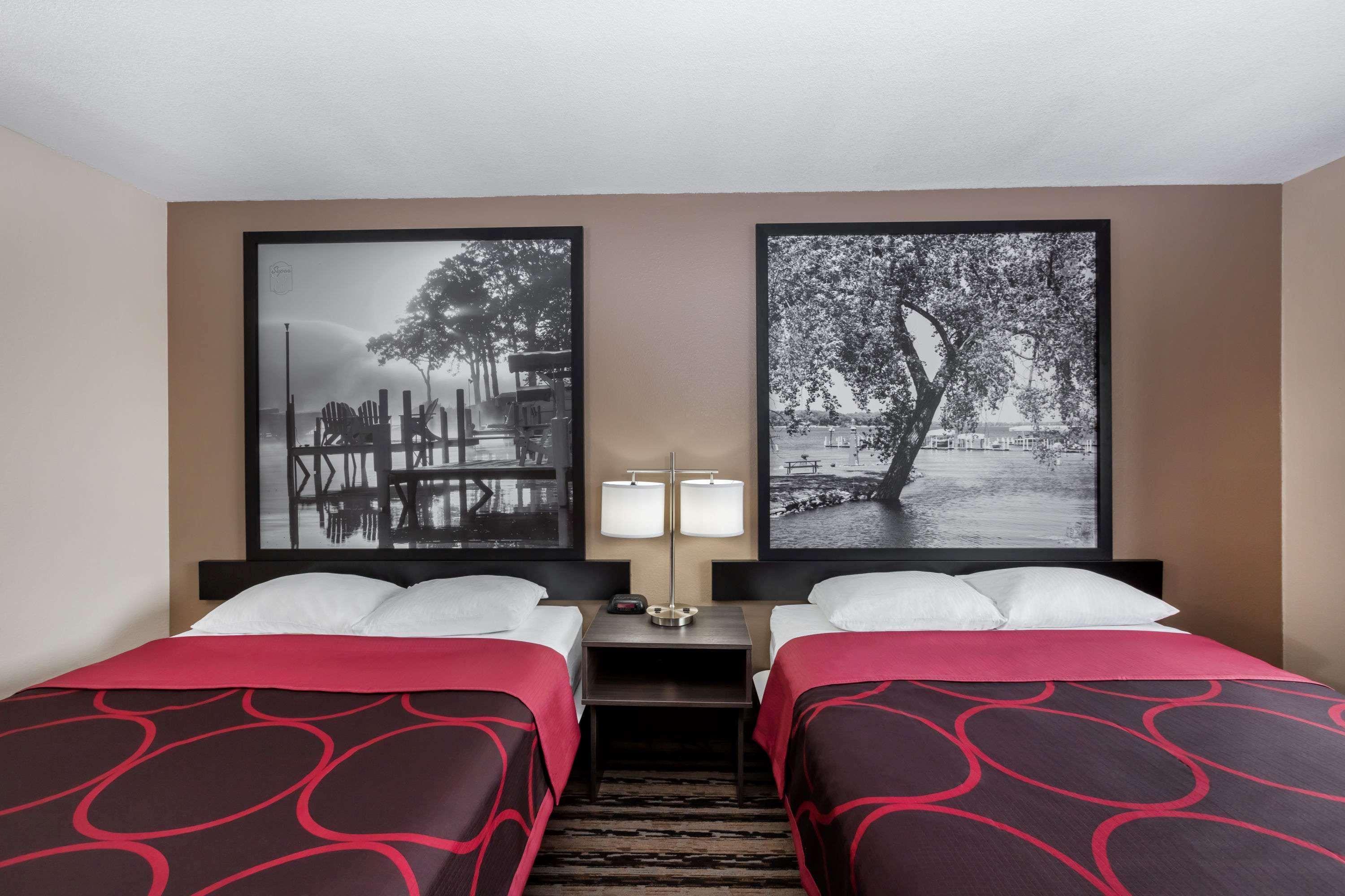 Super 8 By Wyndham Spirit Lake/Okoboji Ngoại thất bức ảnh