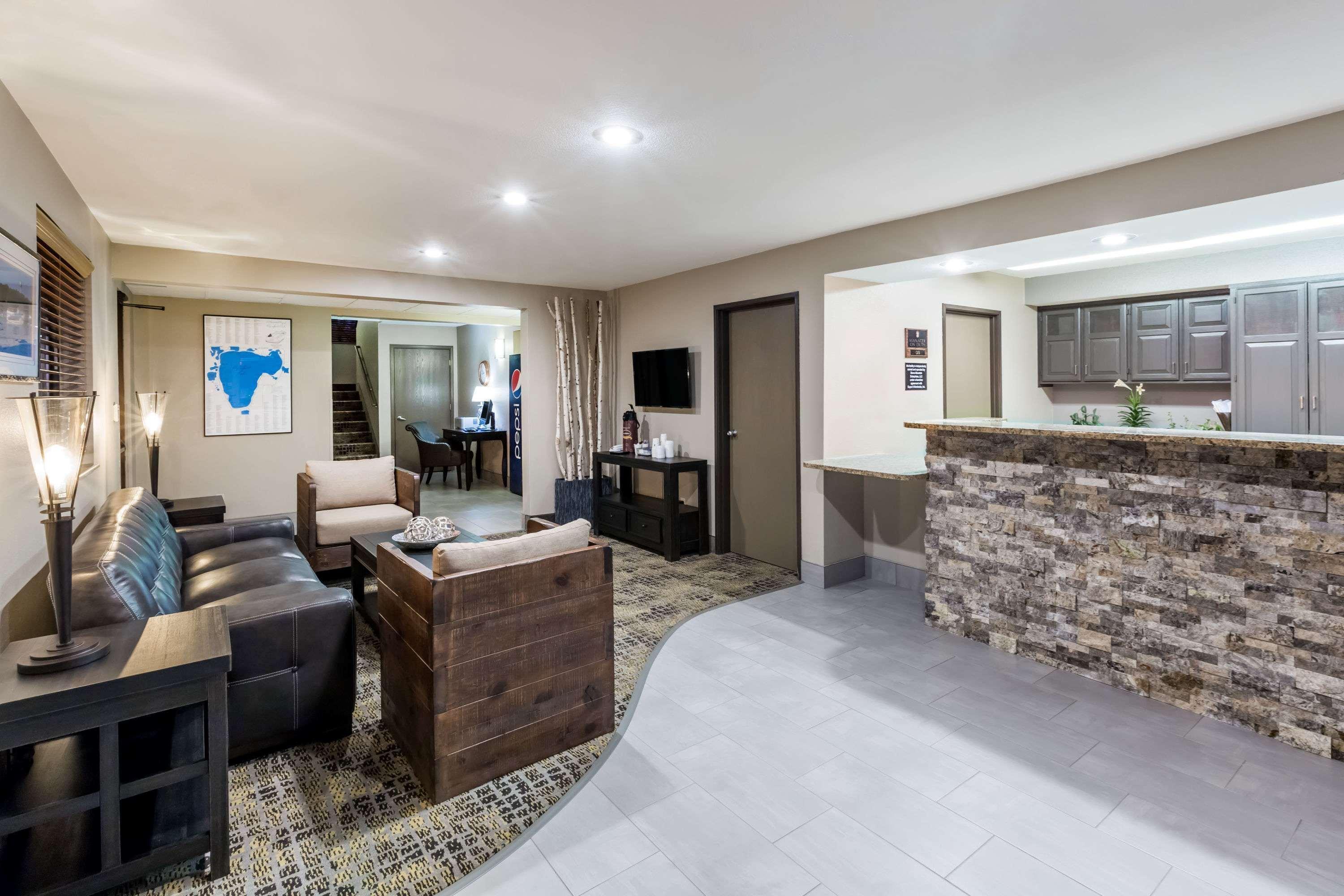 Super 8 By Wyndham Spirit Lake/Okoboji Ngoại thất bức ảnh