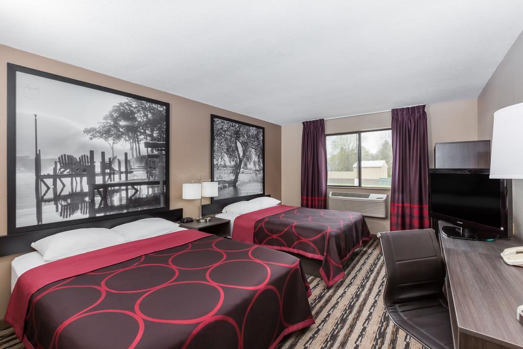 Super 8 By Wyndham Spirit Lake/Okoboji Ngoại thất bức ảnh