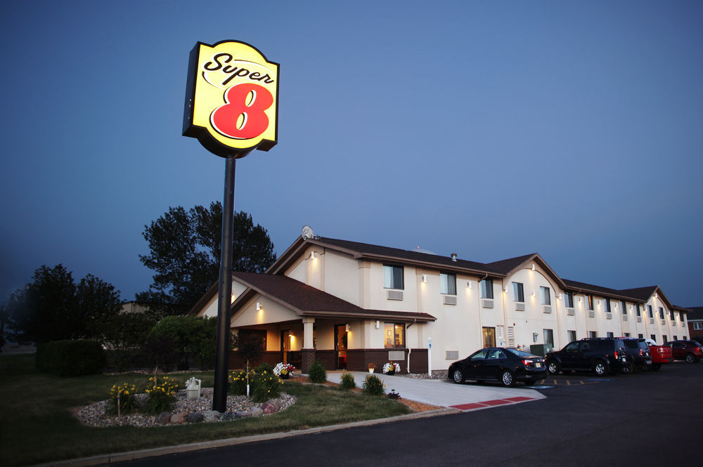 Super 8 By Wyndham Spirit Lake/Okoboji Ngoại thất bức ảnh