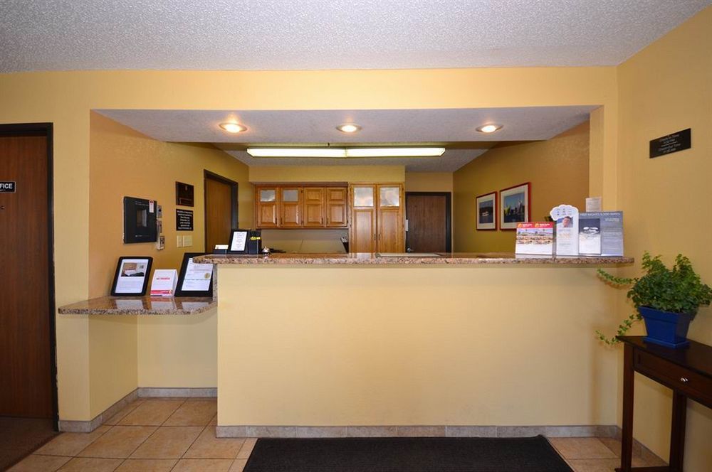 Super 8 By Wyndham Spirit Lake/Okoboji Ngoại thất bức ảnh