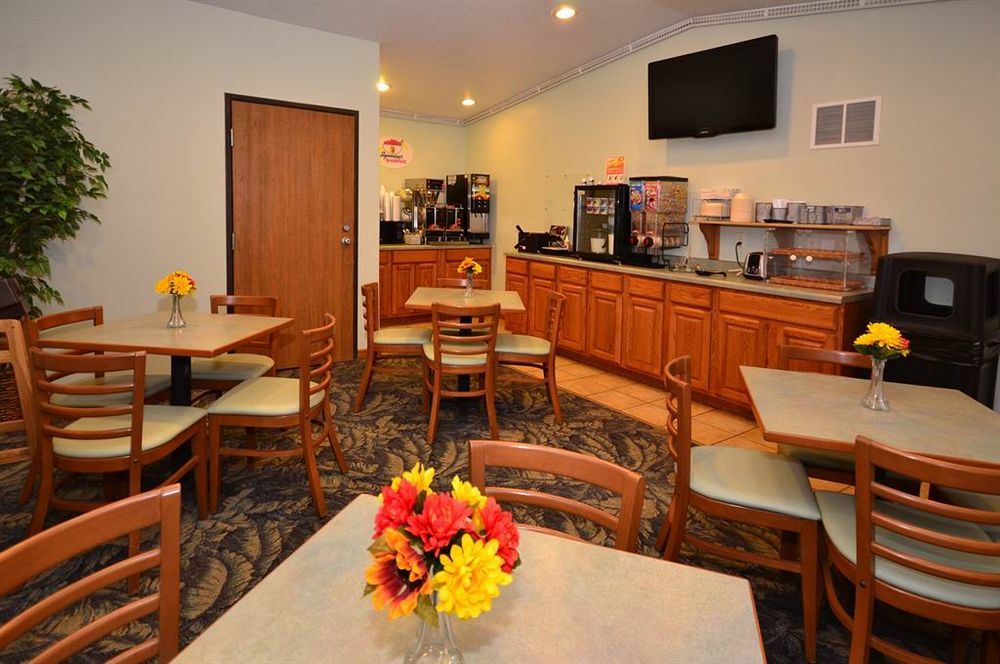 Super 8 By Wyndham Spirit Lake/Okoboji Ngoại thất bức ảnh
