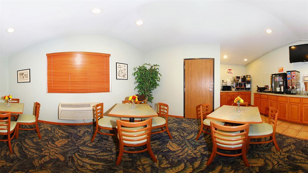 Super 8 By Wyndham Spirit Lake/Okoboji Ngoại thất bức ảnh